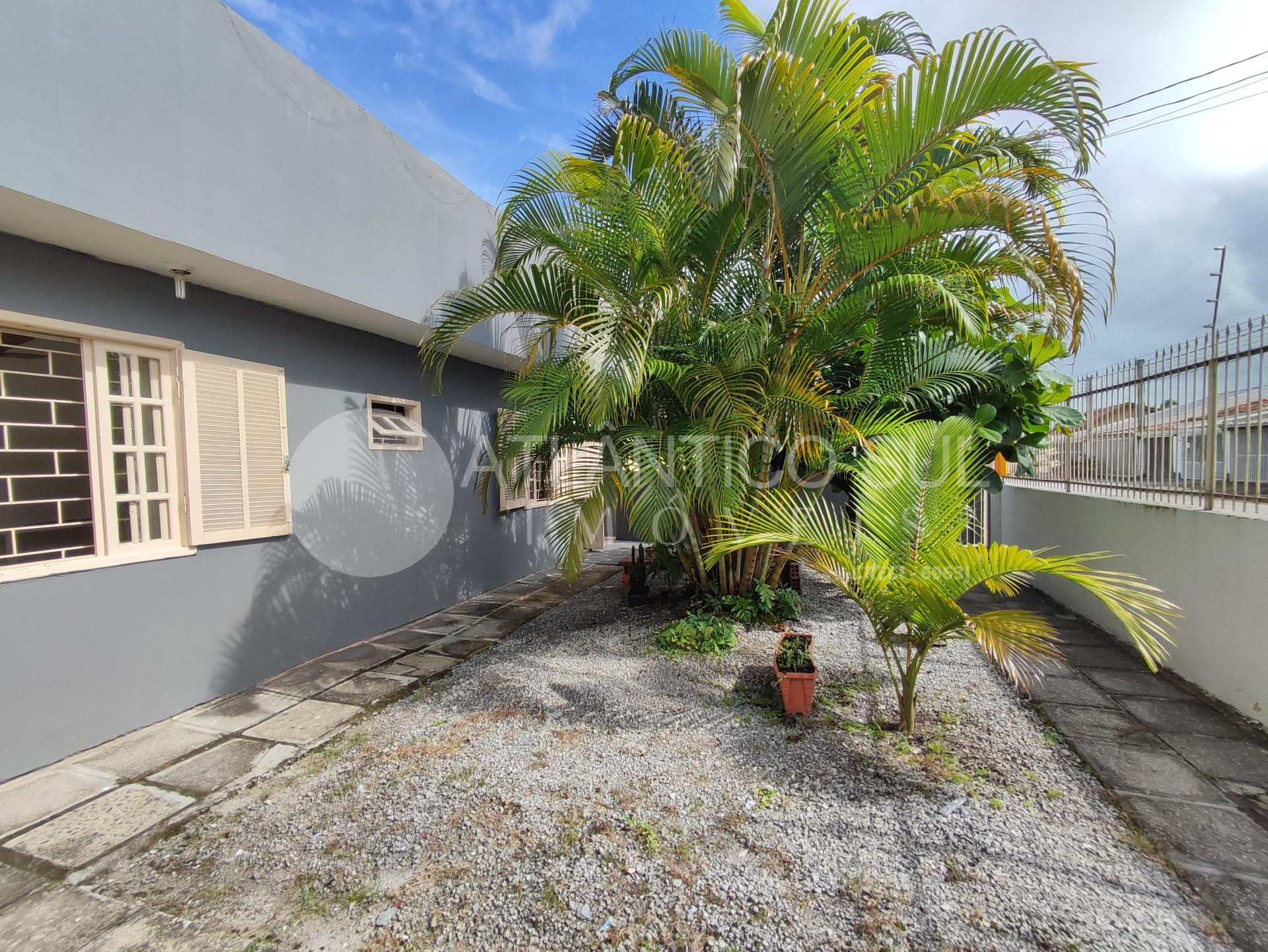 Casa com 3 suítes e espaço com churrasqueira, Praia de Leste, ...