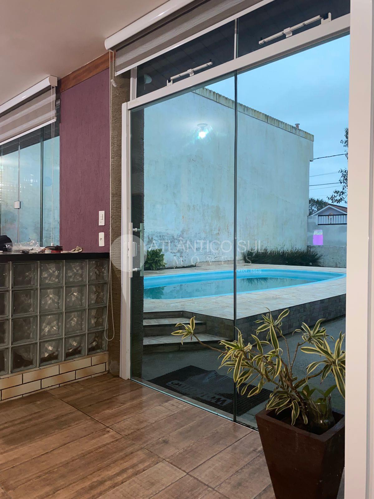 Casa à venda, Praia de Leste, com 03 quartos e piscina, PONTAL...