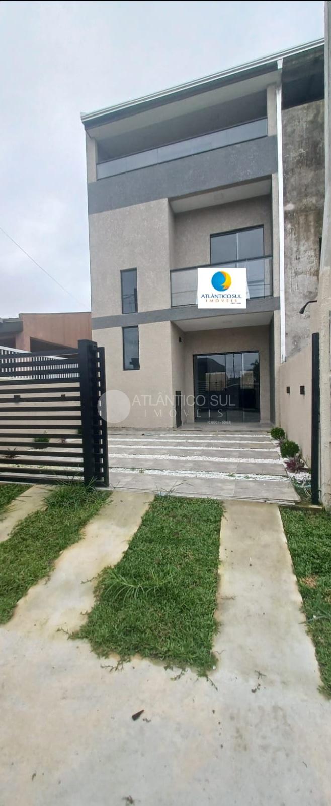 Lindo triplex localizado no balneário Maiami, próximo a comérc...
