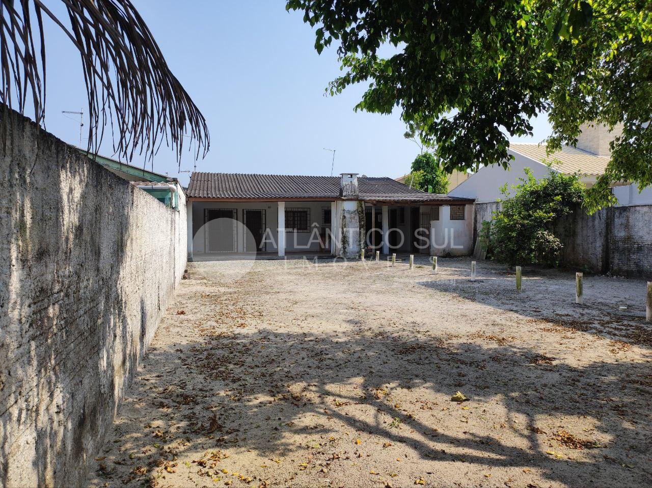 Casa com amplo terreno, BELTRAMI, PONTAL DO PARANA - PR