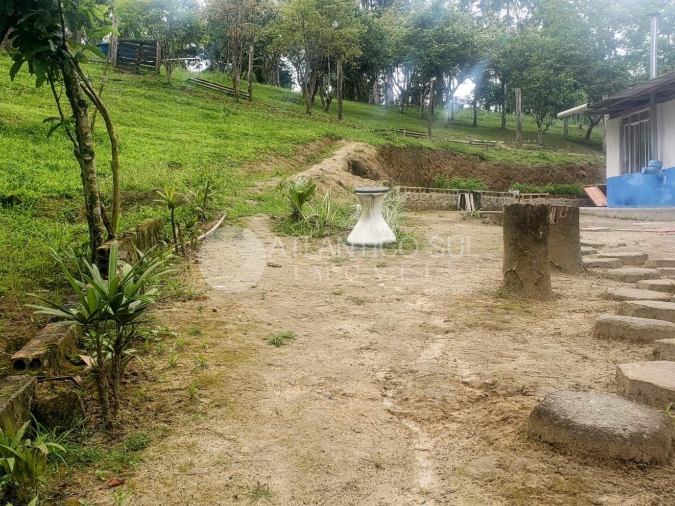 Chácara à venda com frente para a BR 277 em Paranaguá, Paranaguá