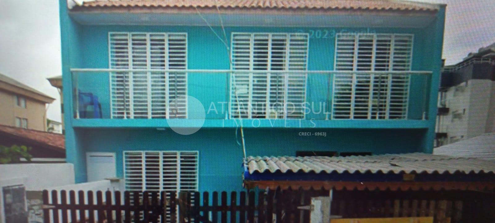 Sobrado na Praia 25m do Mar com 2 quartos, 3 banheiros, Piscin...