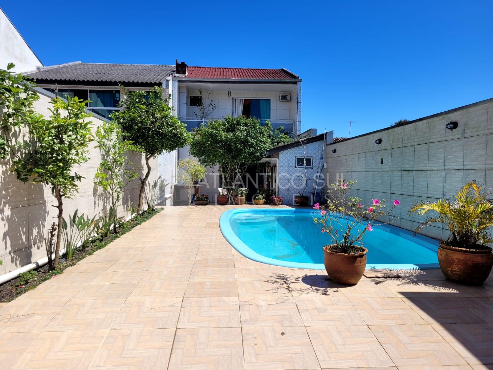 Sobrado à venda com piscina e próximo a praia, SHANGRI-LÁ, PON...