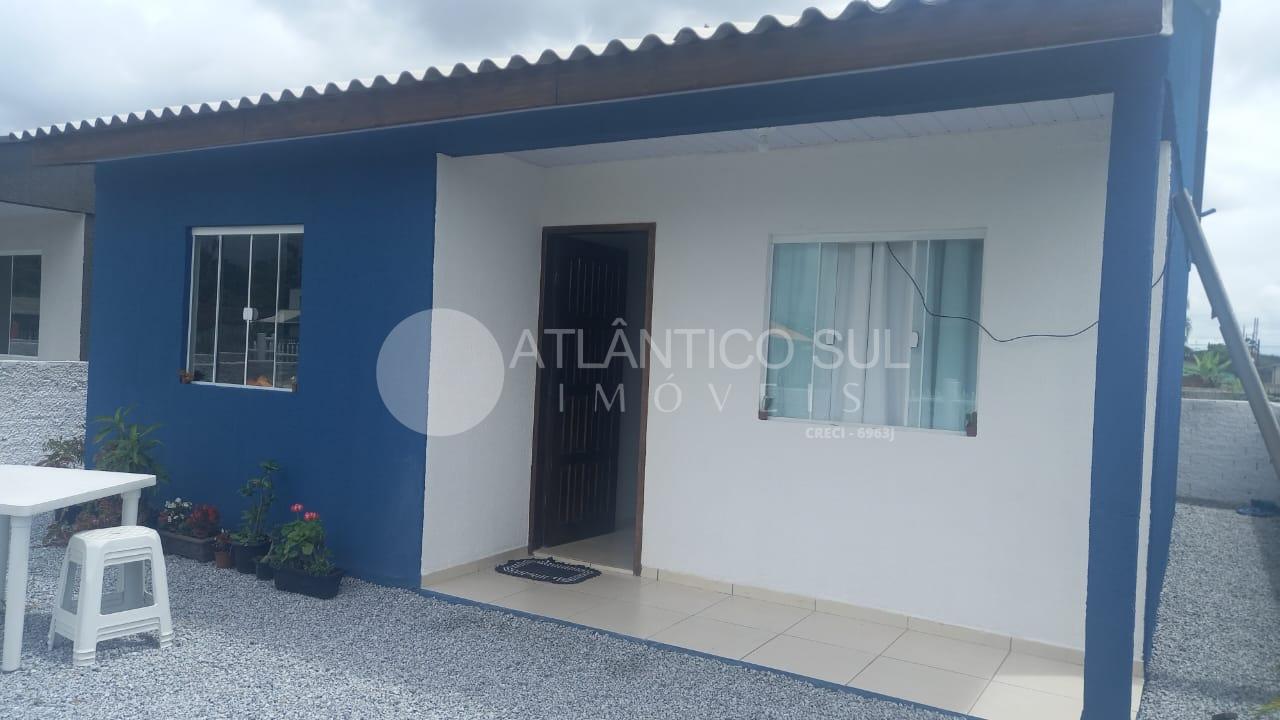 Casa na Praia com 2 Quartos, 1 banheiro, Sala, cozinha, área d...