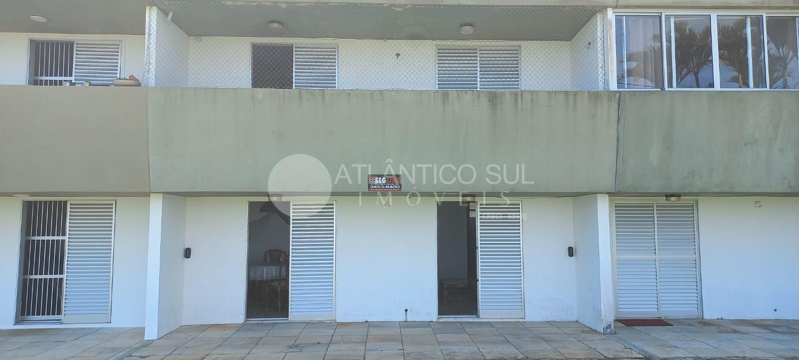 Sobrado  beira Mar com 3 quartos, sacada para o Mar, 2 banheir...