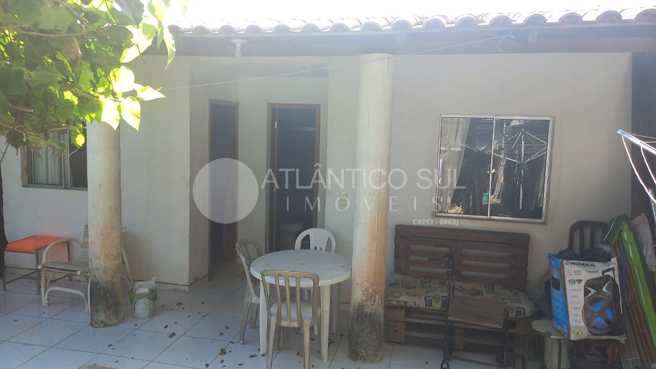 Casa na praia 2 dormitórios, 1 suíte, 1 banheiro social, sala,...