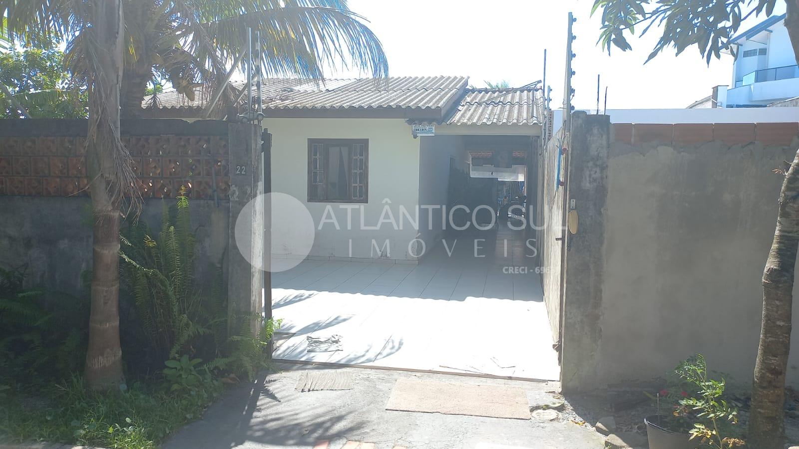 Casa na praia 2 dormitórios, 1 suíte, 1 banheiro social, sala,...