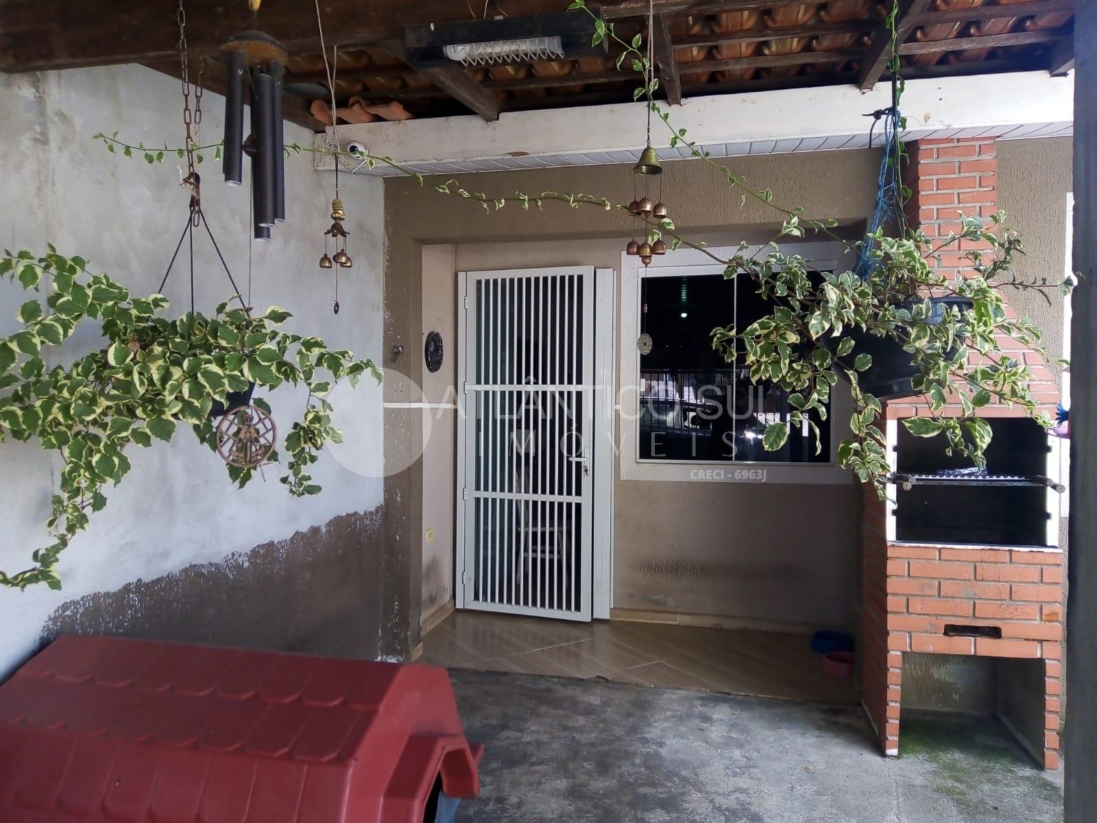 Excelente residência a venda,com ótimo acabamento a 850 metros...