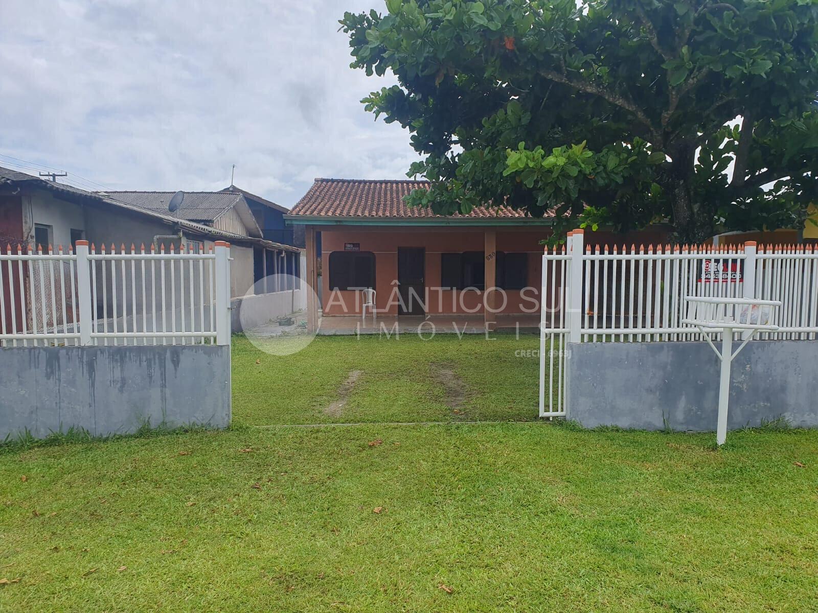 Casa na Praia com 3 Quartos, 1 Sala, 1 Cozinha, 1 Banheiro soc...