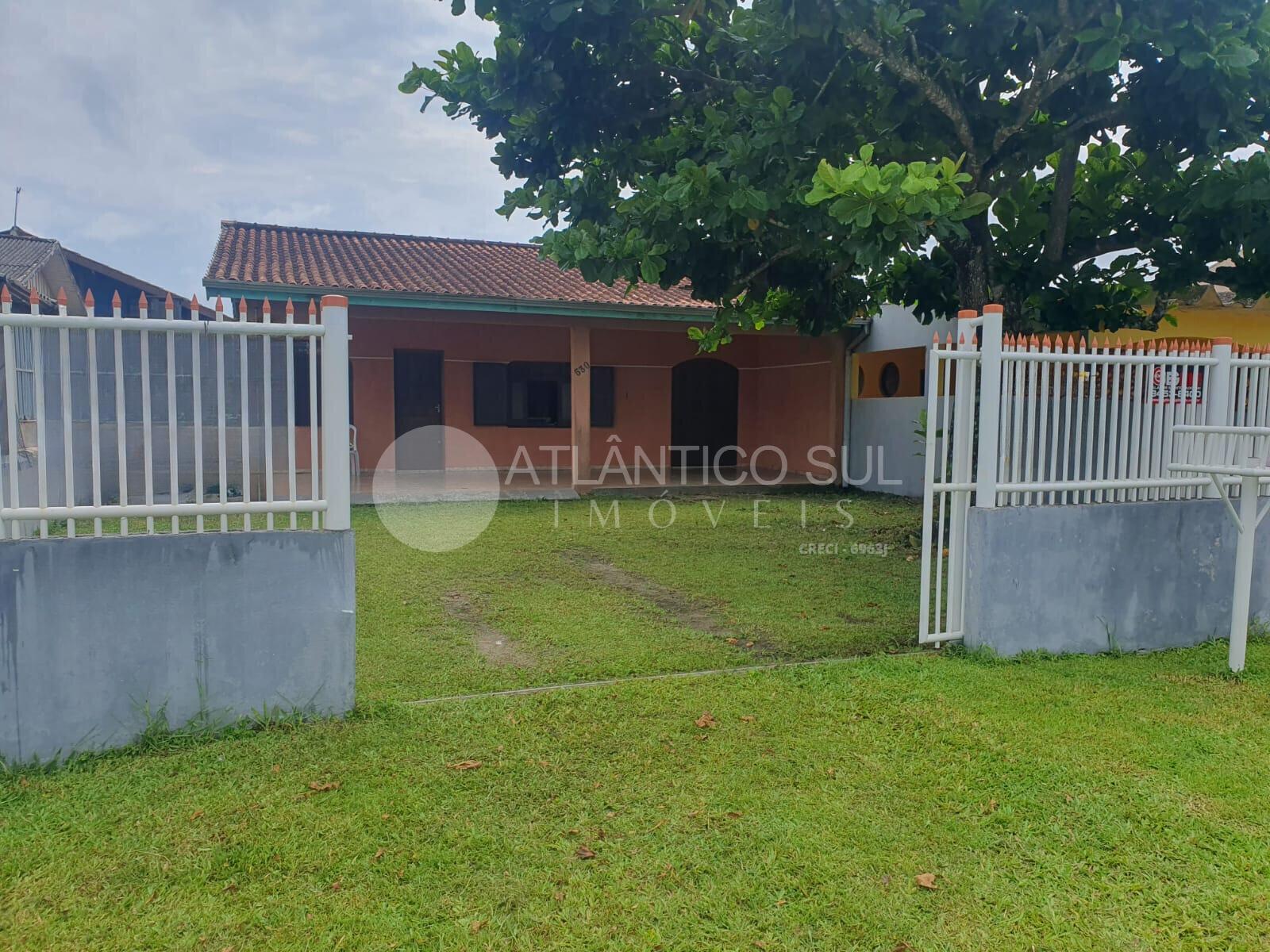 Casa na Praia com 3 Quartos, 1 Sala, 1 Cozinha, 1 Banheiro soc...