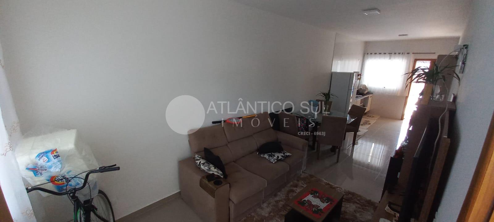 Casa  no Litoral  com 1 Quarto, 1 suíte, Cozinha e Sala Conjug...