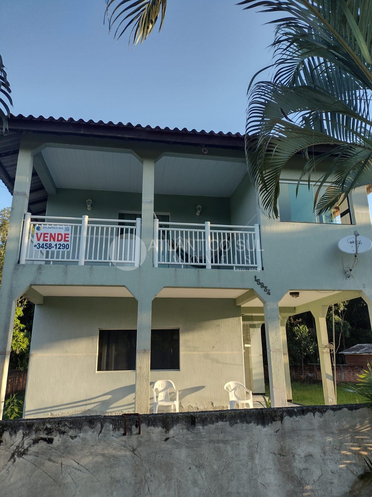 Casa no Litoral com 2 quartos, 1 suite, 2 salas 2 cozinhas, ga...