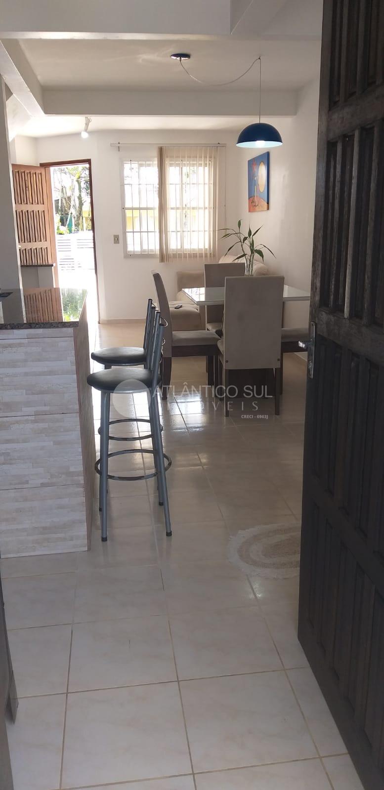 Sobrado no Litoral, Balneário shangrila, com 1 quarto com saca...