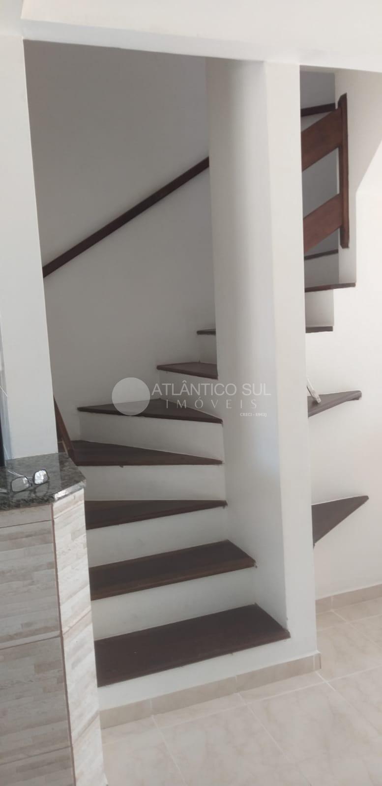 Sobrado no Litoral, Balneário shangrila, com 1 quarto com saca...