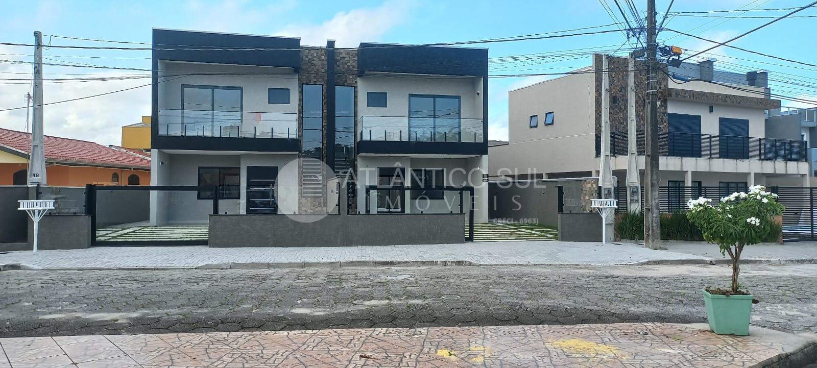 Excelente sobrado a 50m do Mar, localizado em Canoas - Pontal ...