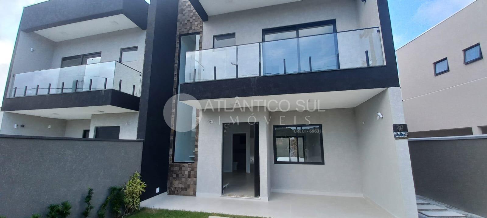 Excelente sobrado a 50m do Mar, localizado em Canoas - Pontal ...