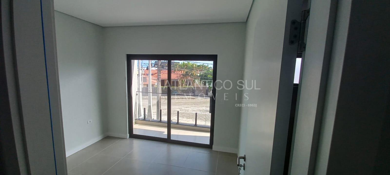 Excelente sobrado a 50m do Mar, localizado em Canoas - Pontal ...