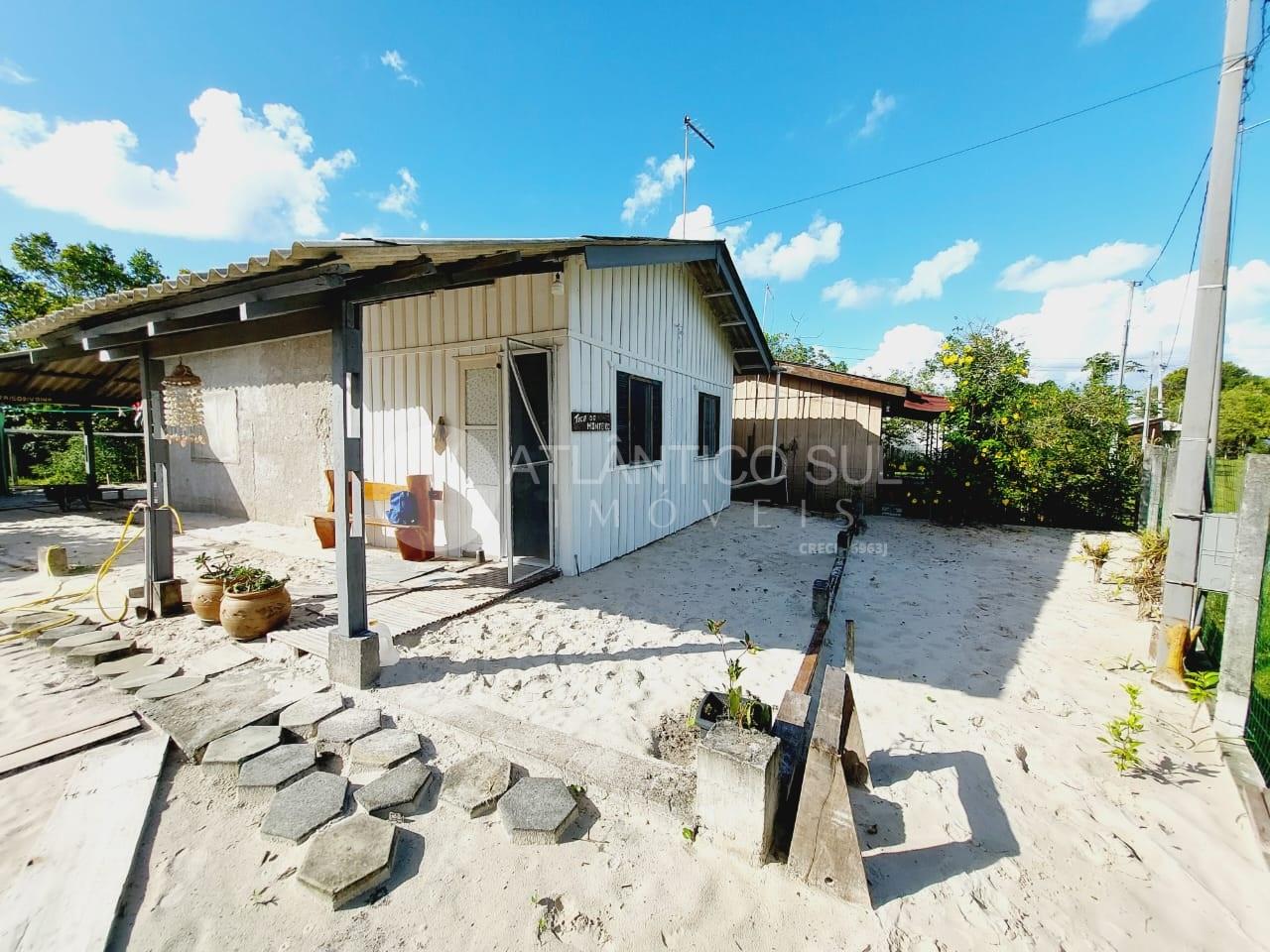 Casa à venda na ILHA DAS PEÇAS a 120 metros do mar, GUARAQUECA...