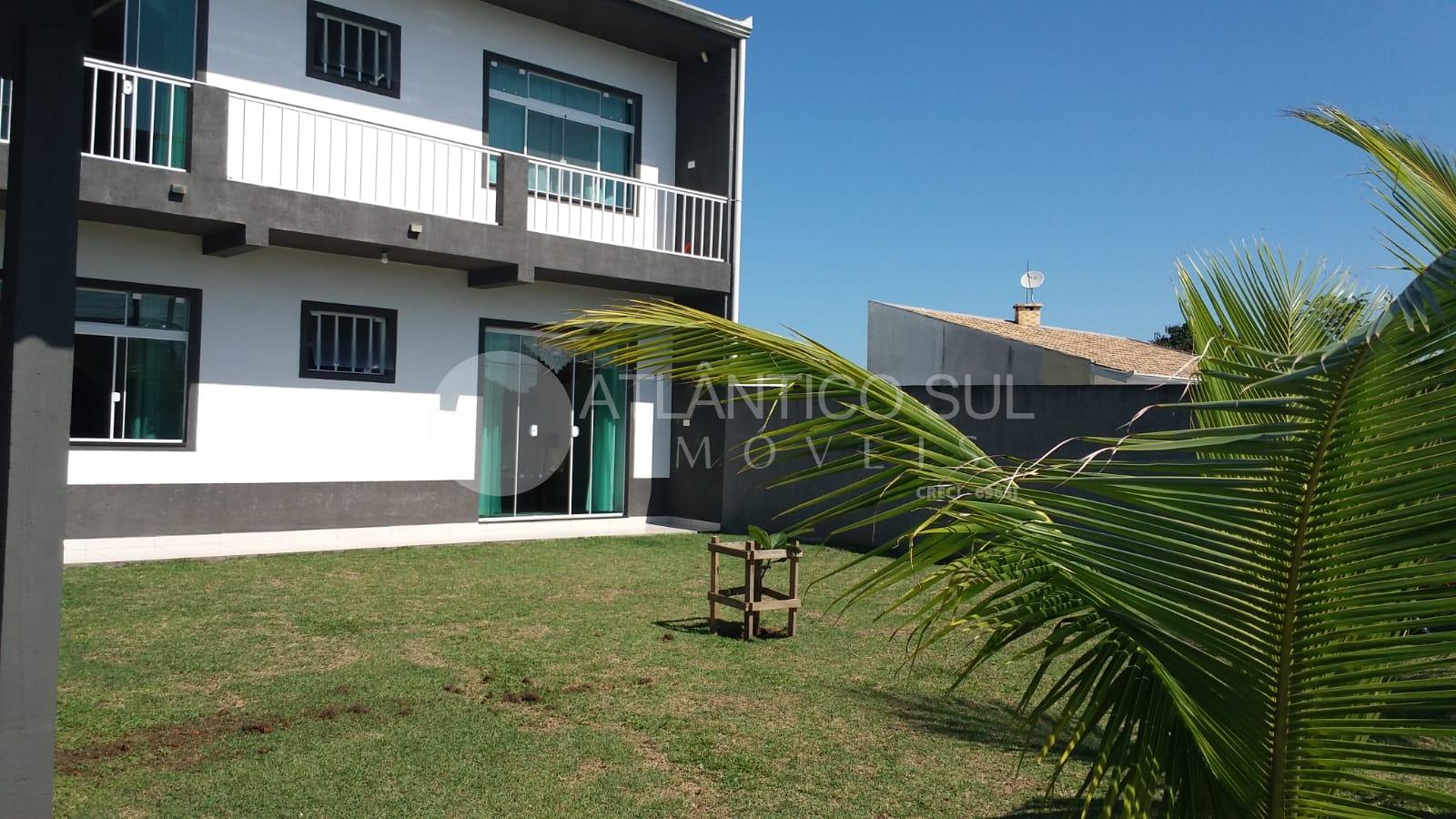 Excelente sobrado à Venda com 04 Quartos, SHANGRI-LÁ, PONTAL D...