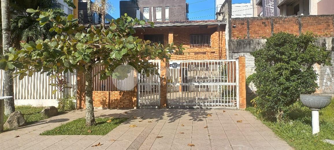 EXCELENTE SOBRADO LOCALIZADO NO BALNEARIO  CAIOBA A 200 METROS...