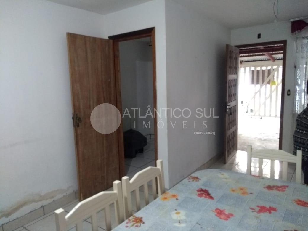 Casa a Venda localizada região de moradores em Praia de leste ...