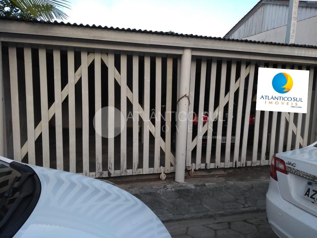 Casa a Venda localizada região de moradores em Praia de leste ...