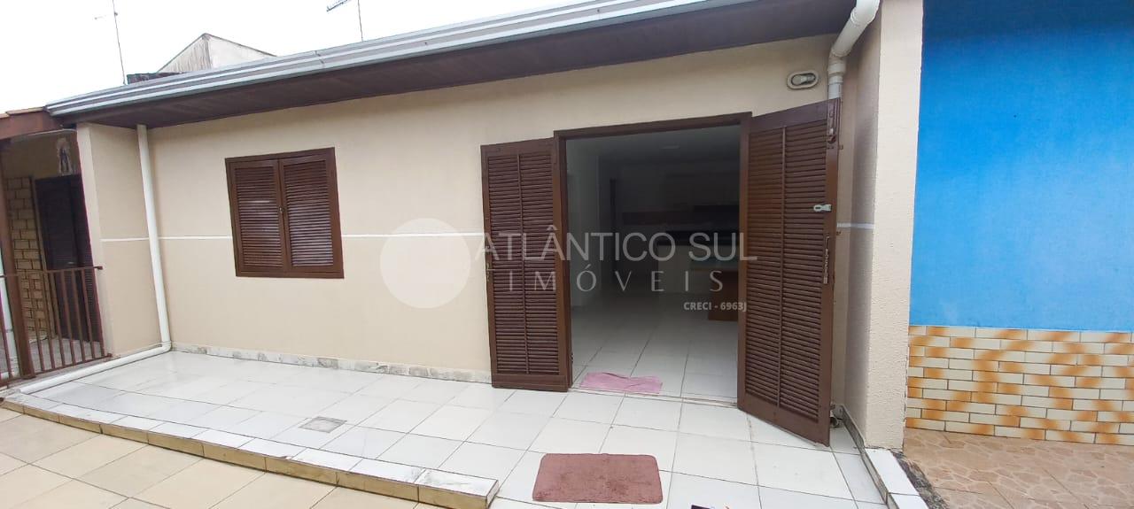 Casa a Venda No Balneário Beltrami a 300 metros do Mar em  PON...