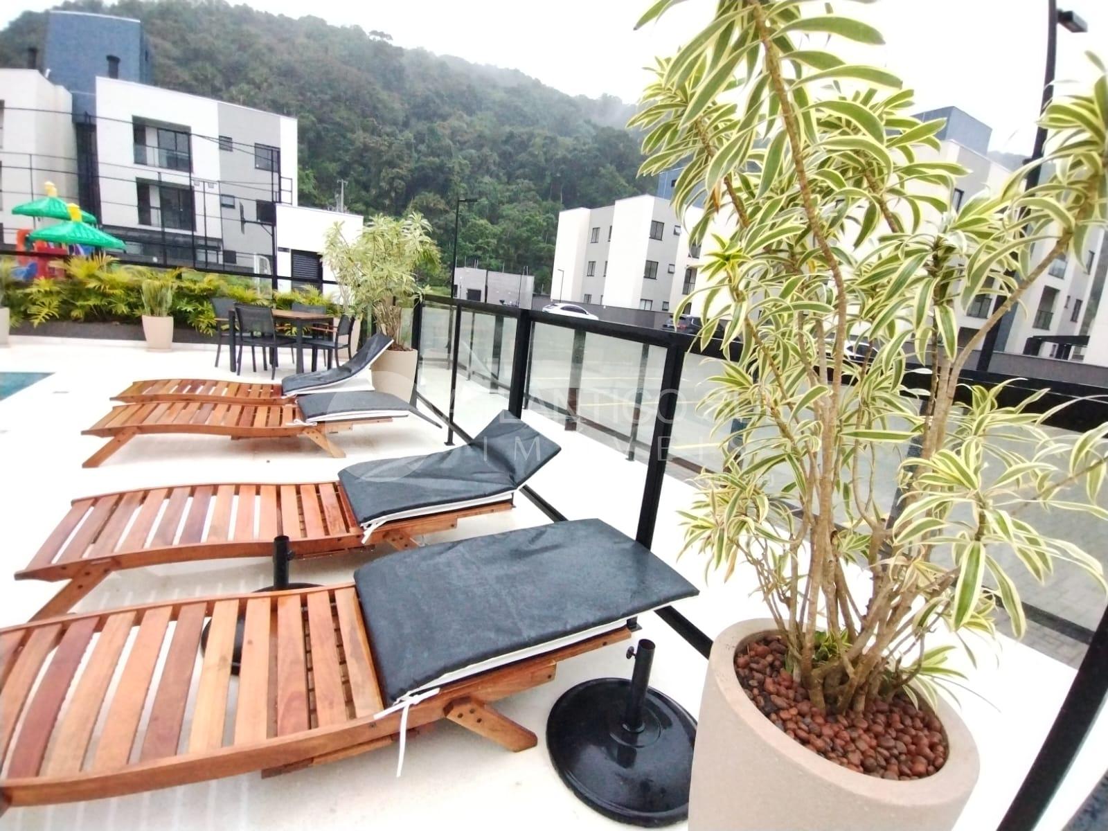 Apartamento em condominio clube em CAIOBÁ, MATINHOS - PR