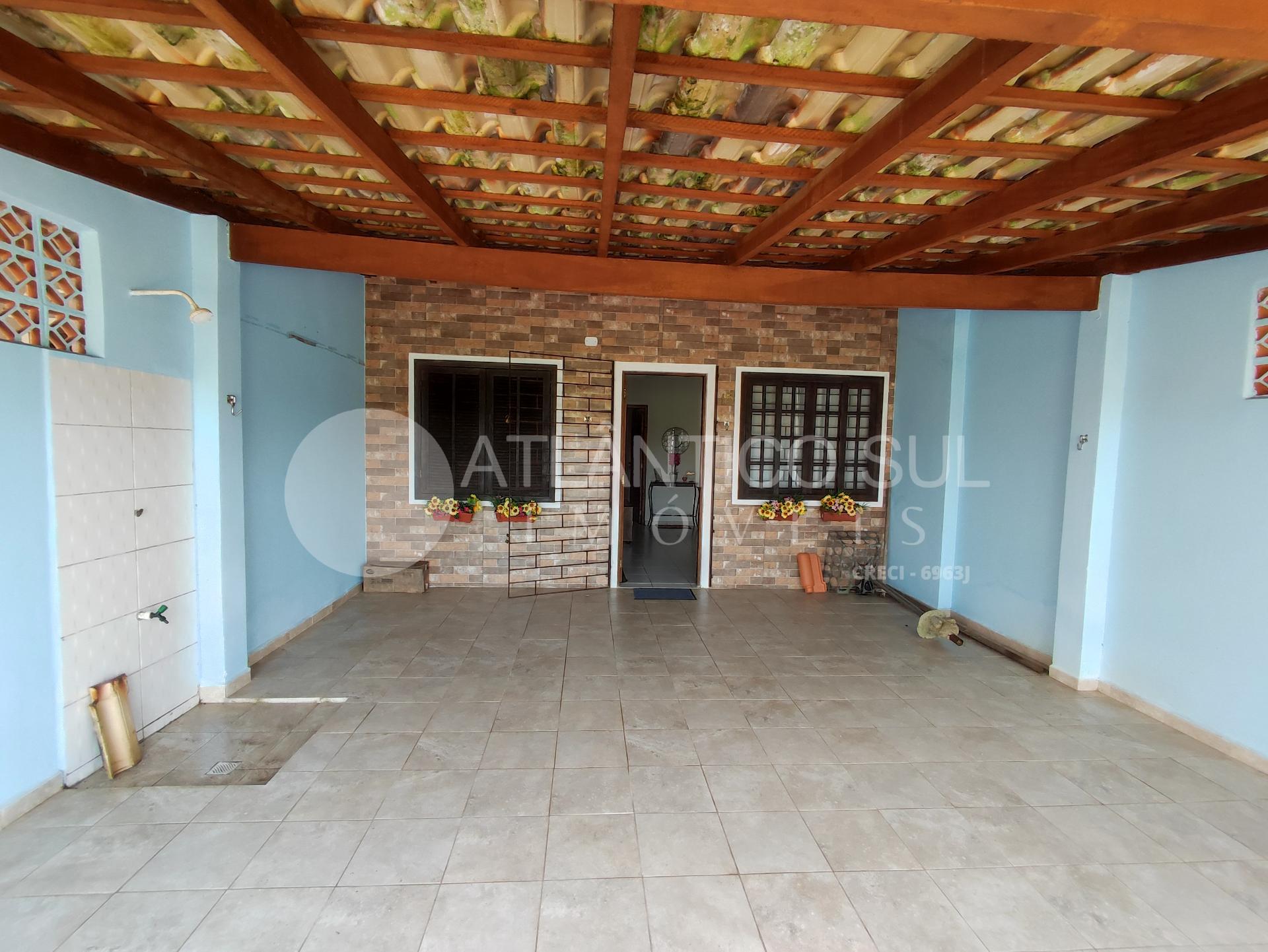 Casa à venda com piscina, 400 metros do mar em Monções, PONTAL...
