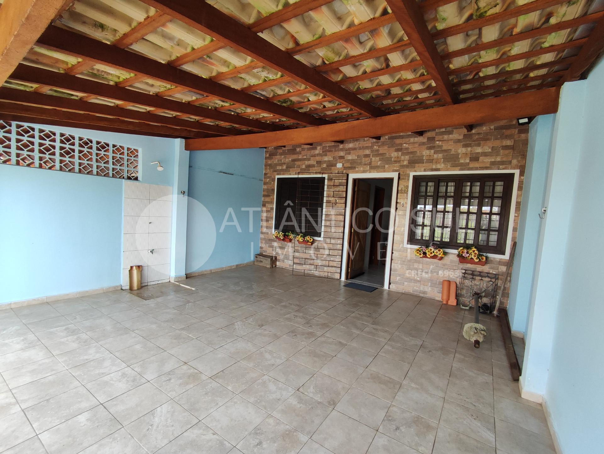 Casa à venda com piscina, 400 metros do mar em Monções, PONTAL...