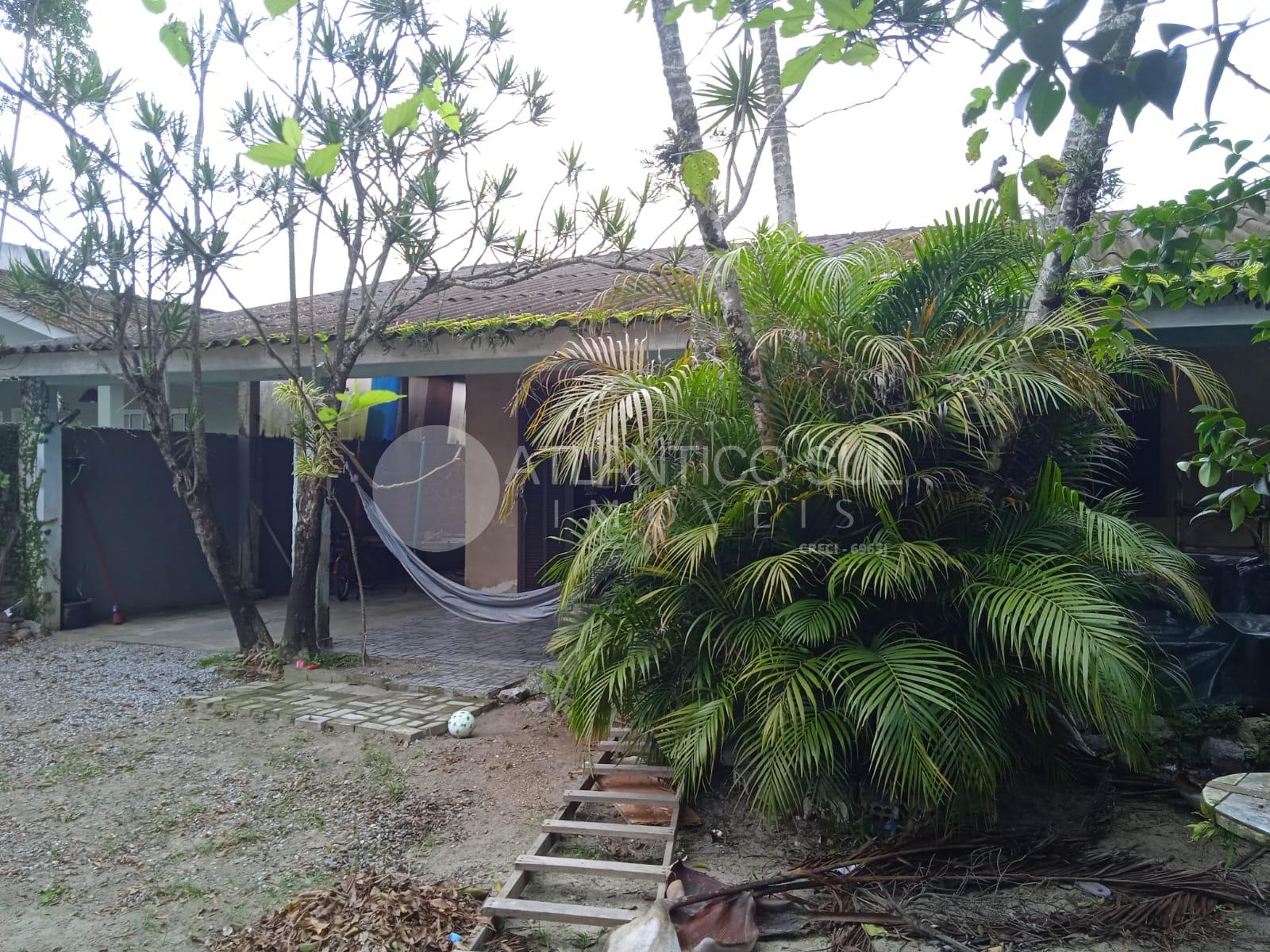 Casa à venda localizada em SHANGRI-LÁ, PONTAL DO PARANA - PR