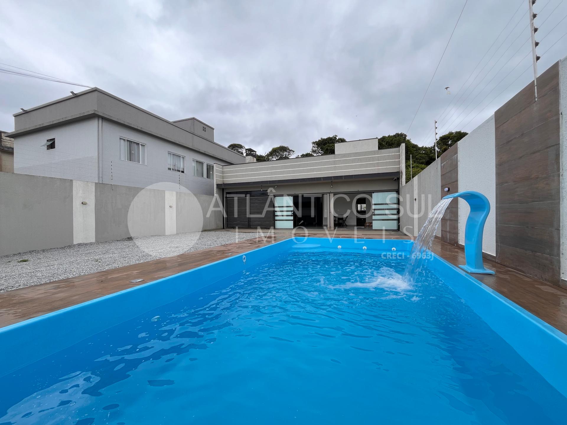 Casa com piscina e amplo quintal à venda, GAIVOTAS, MATINHOS - PR