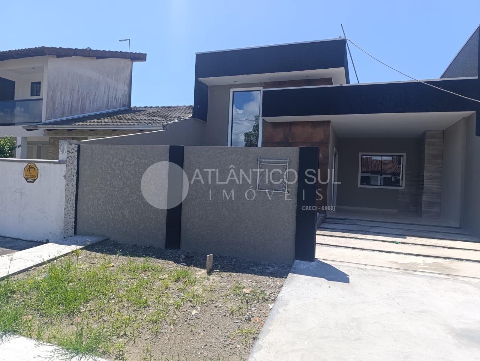 Casa nova com piscina na praia, À VENDA em PONTAL DO PARANA - PR