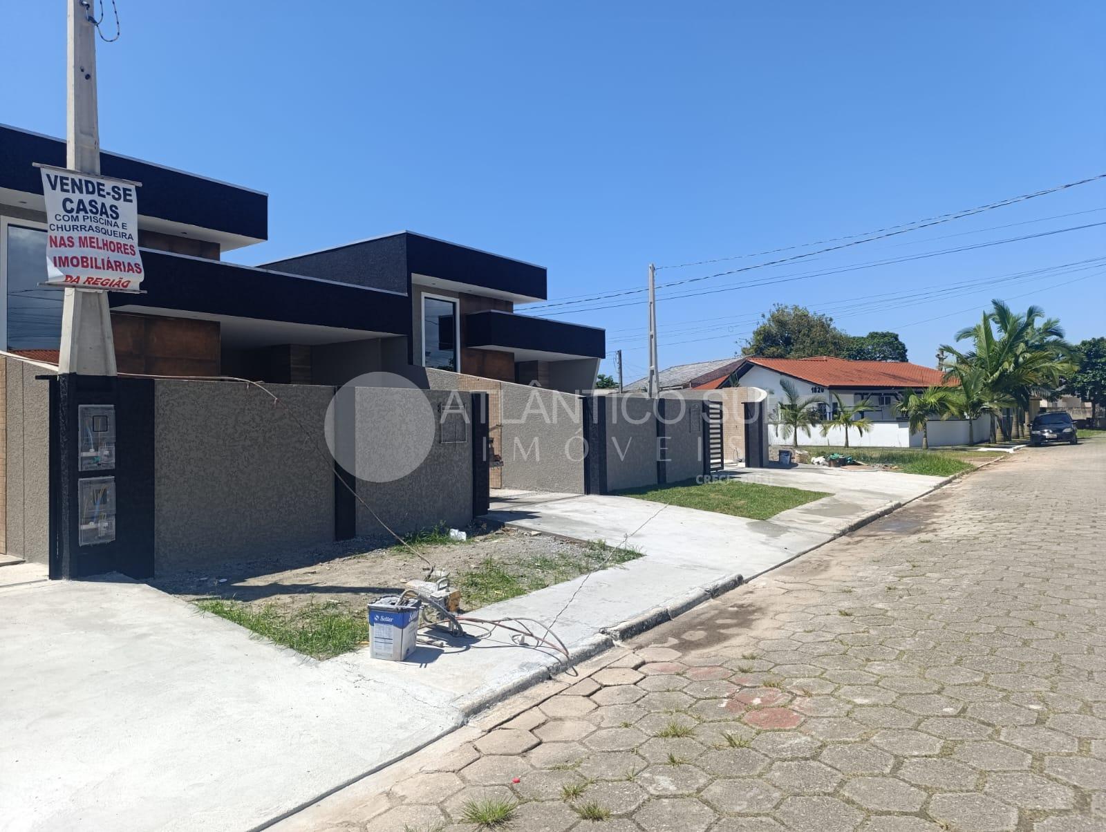 Casa nova com piscina na praia, À VENDA em PONTAL DO PARANA - PR