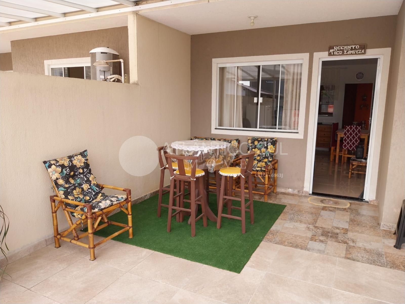 Casa à venda, 500 metros do mar em GAIVOTAS, MATINHOS - PR