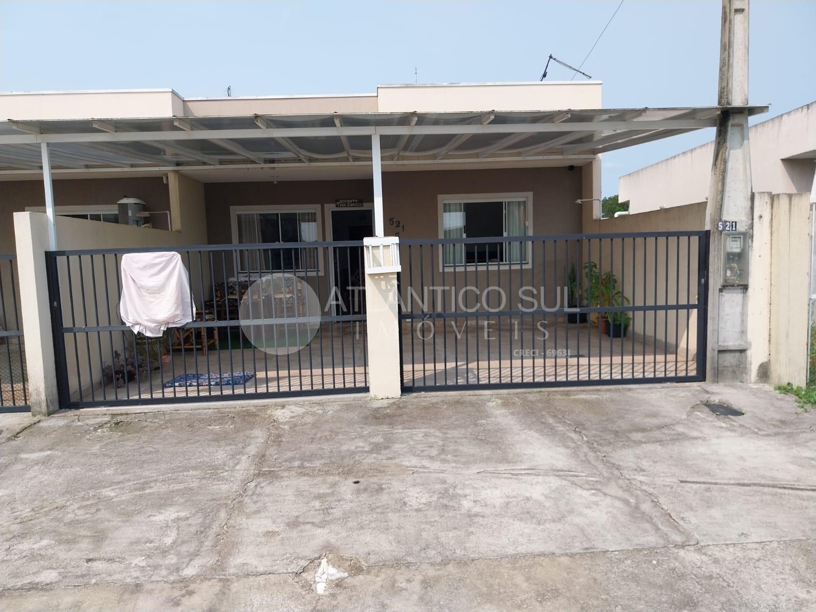 Casa à venda, 500 metros do mar em GAIVOTAS, MATINHOS - PR