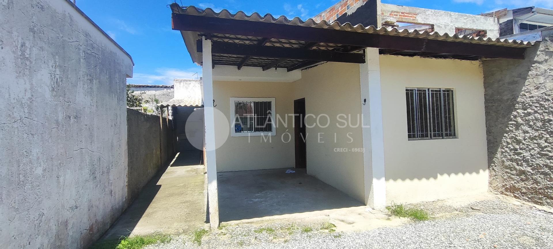 CASA COM 2 QUARTOS A 300 METROS DO MAR NO JUNARA EM MATINHOS