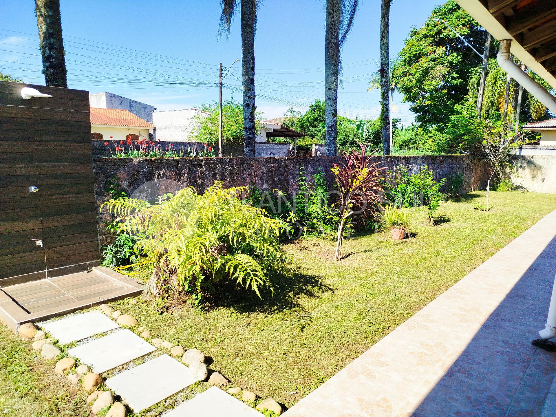 Casa à venda com 05 quartos , Praia de Leste, PONTAL DO PARANA...