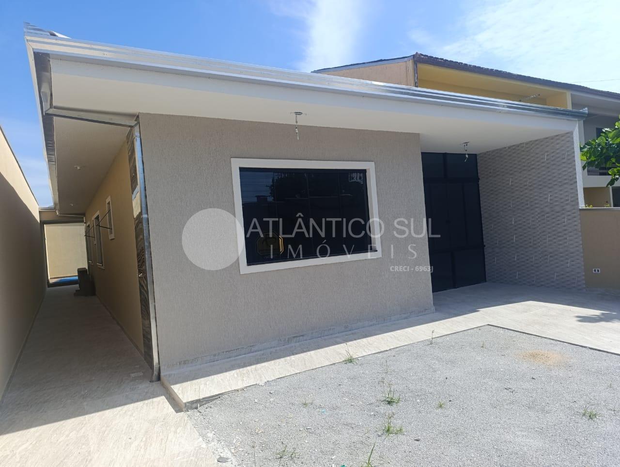 Casa a venda  com piscina, 150 metros do mar em  CANOAS, PONTA...