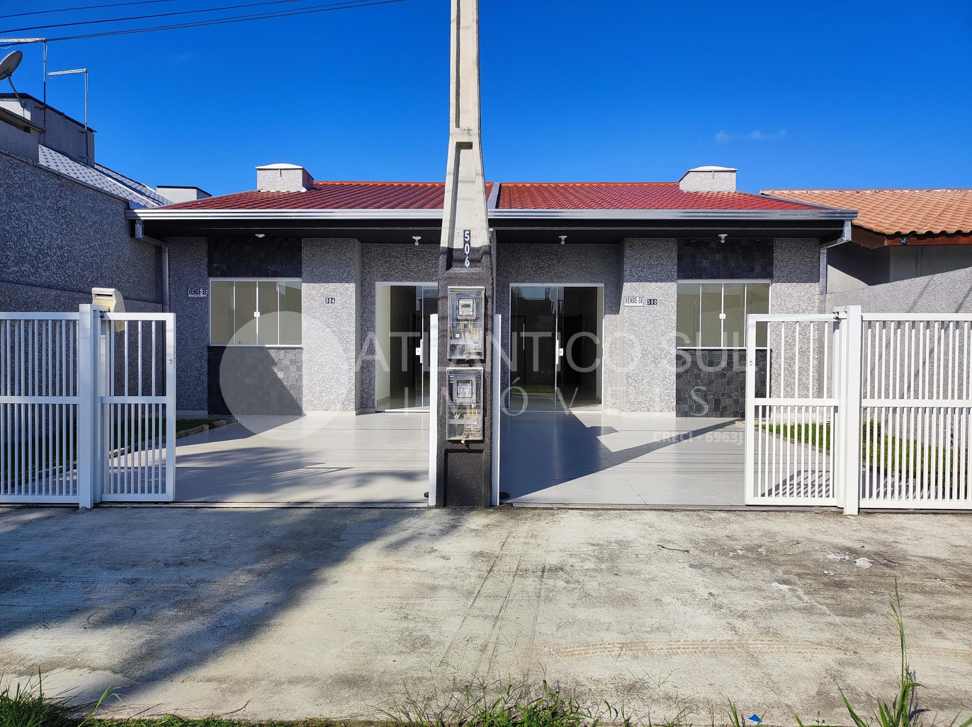 Casa à venda, a uma quadra da rodovia em  Santa Terezinha, PON...