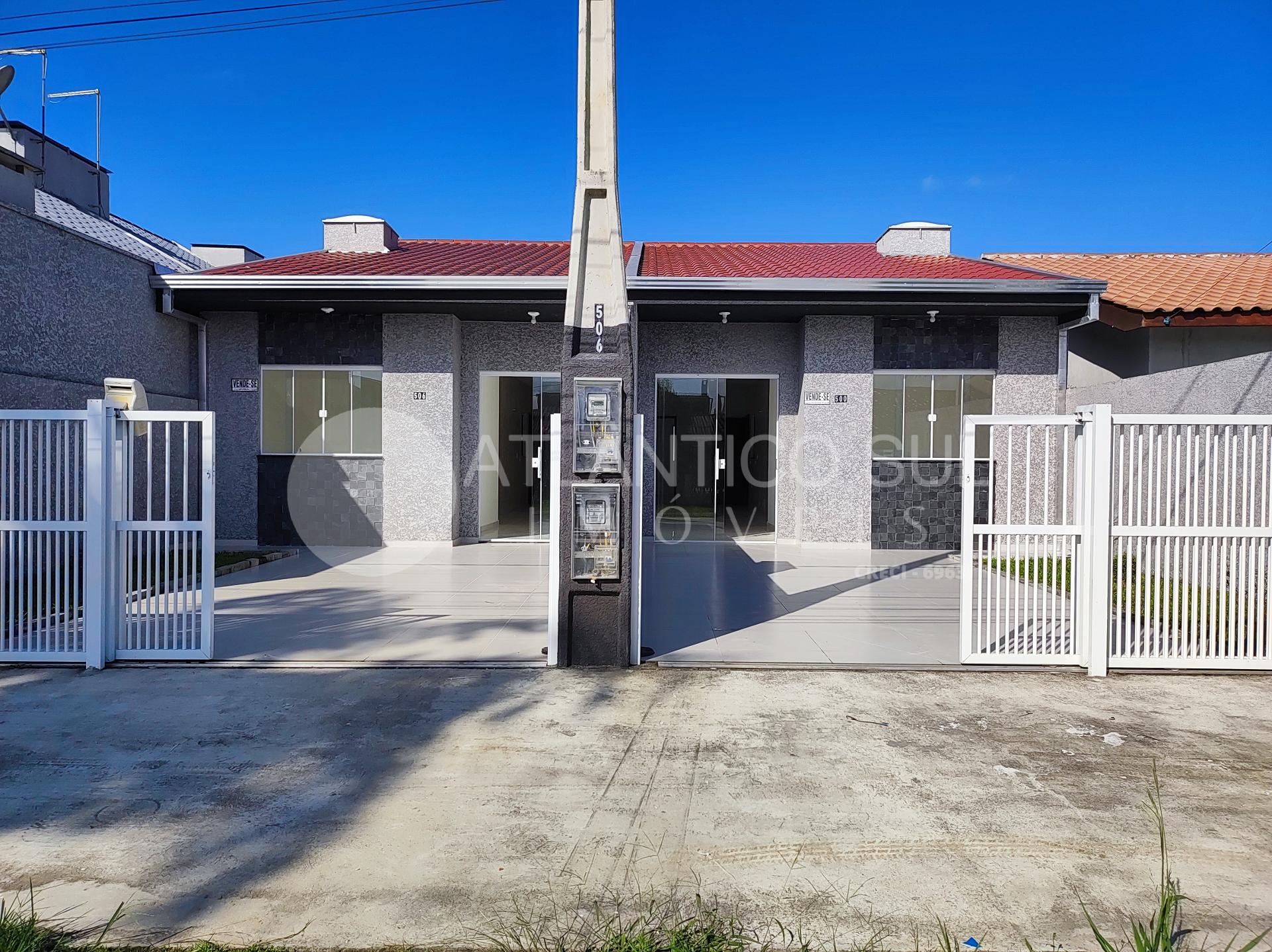 Casa à venda, a uma quadra da rodovia em  Santa Terezinha, PON...