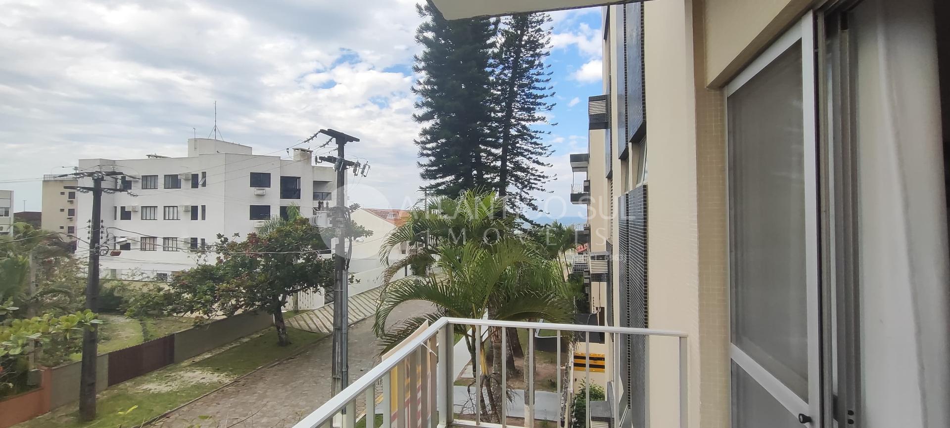 Apartamento  com suíte  a 30m do Mar no Balneário  Monções, Po...