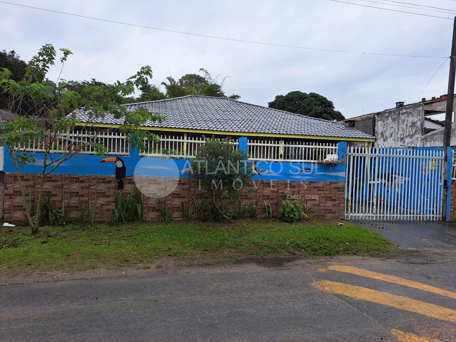 CASA COM PISCINA EM ALVENARIA, 650M DA PRAIA, PONTAL DO PARANA...