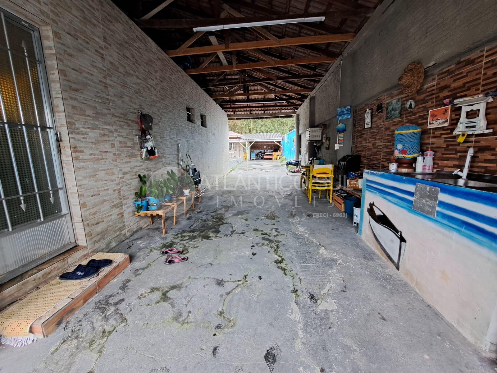 CASA COM PISCINA EM ALVENARIA, 650M DA PRAIA, PONTAL DO PARANA...