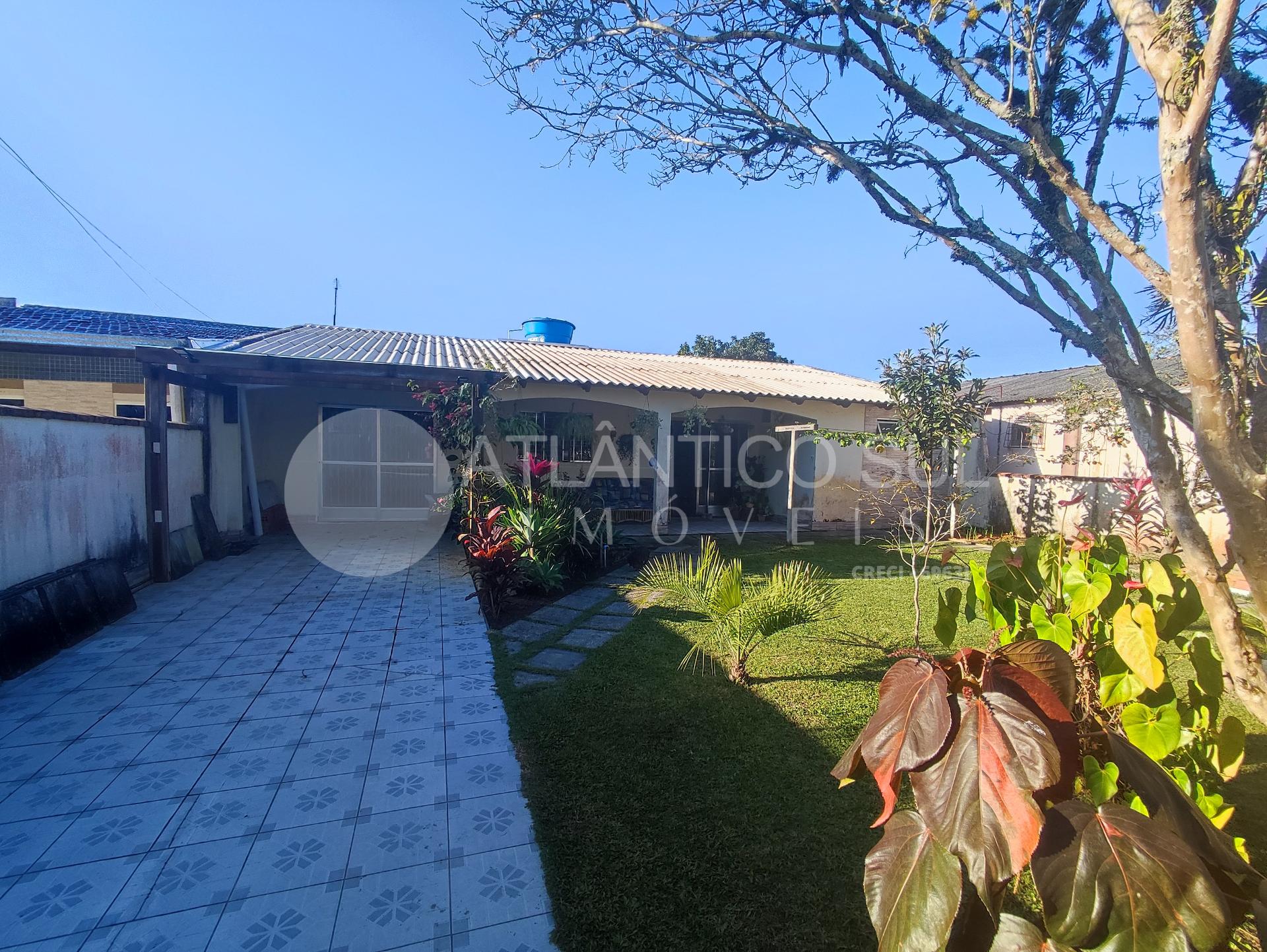 Casa e edícula com 04 dormitórios e piscina, GAIVOTAS, MATINHOS -