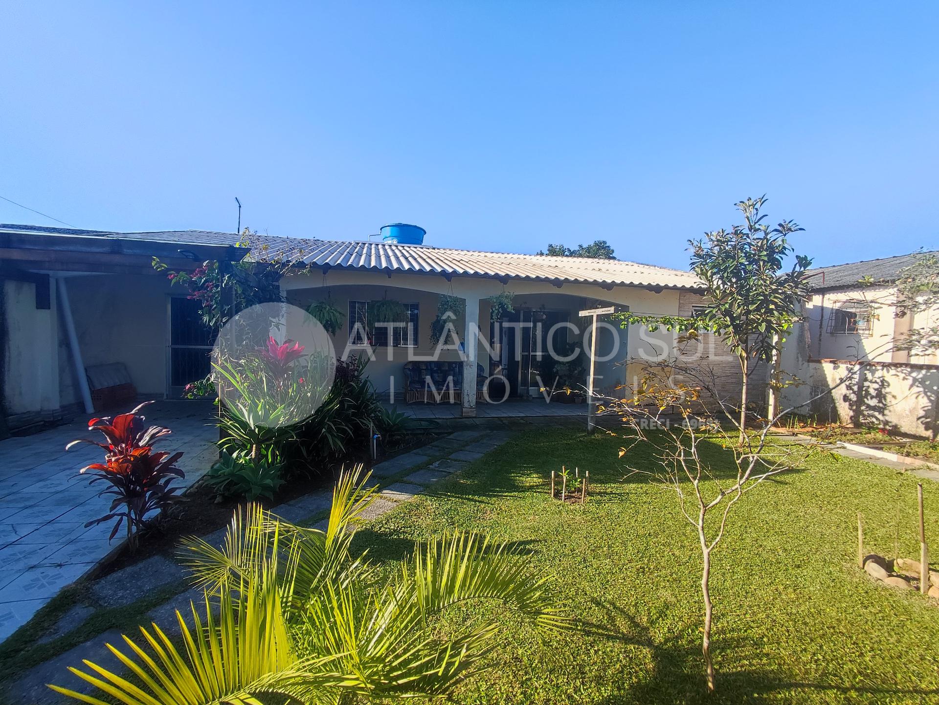Casa e edícula com 04 dormitórios e piscina, GAIVOTAS, MATINHOS -
