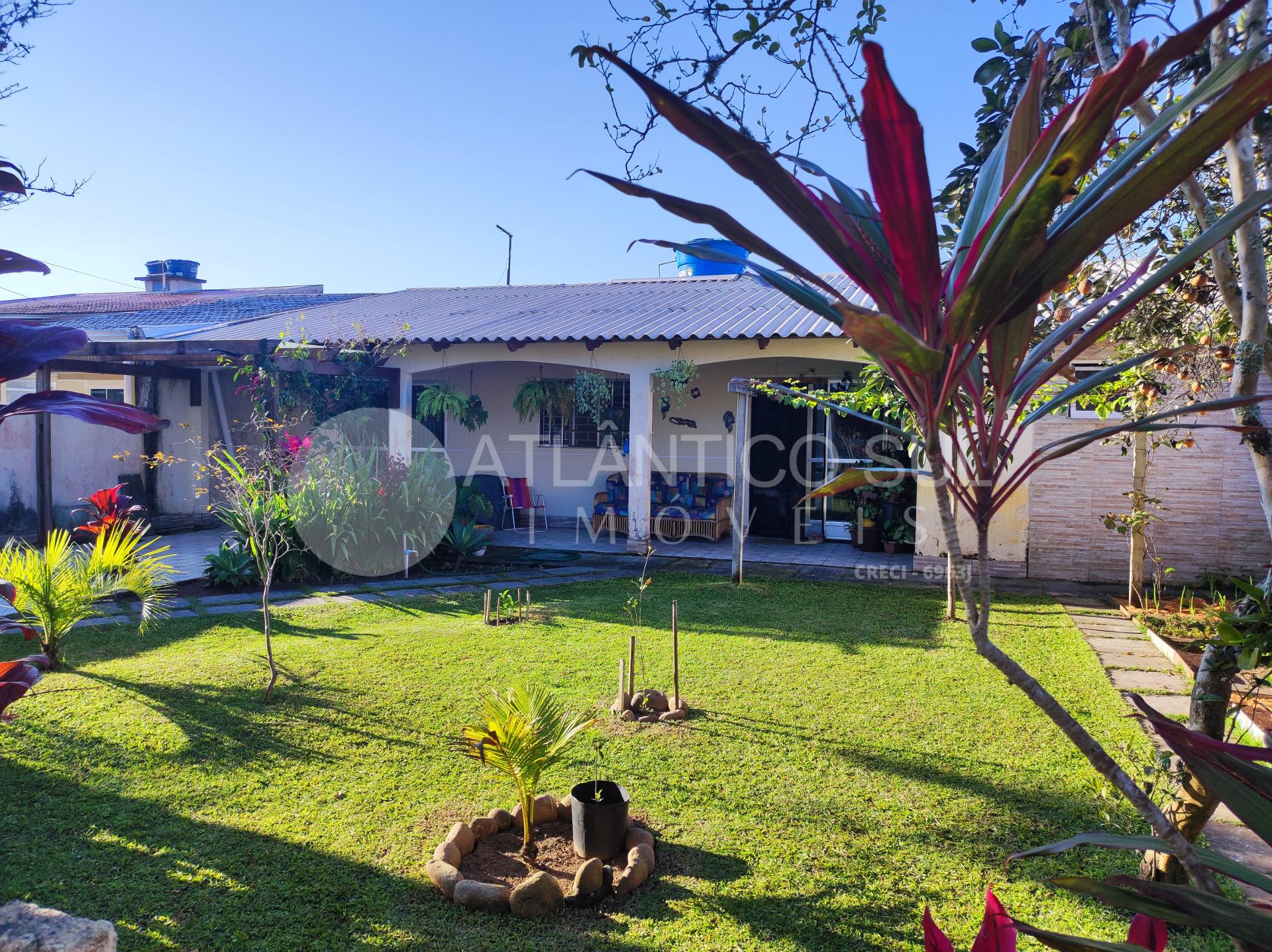 Casa e edícula com 04 dormitórios e piscina, GAIVOTAS, MATINHOS -