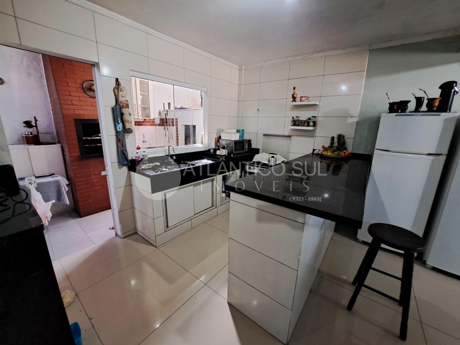 SOBRADO 4 QUARTOS, 2 BWC à venda, CAIOBÁ, MATINHOS - PR