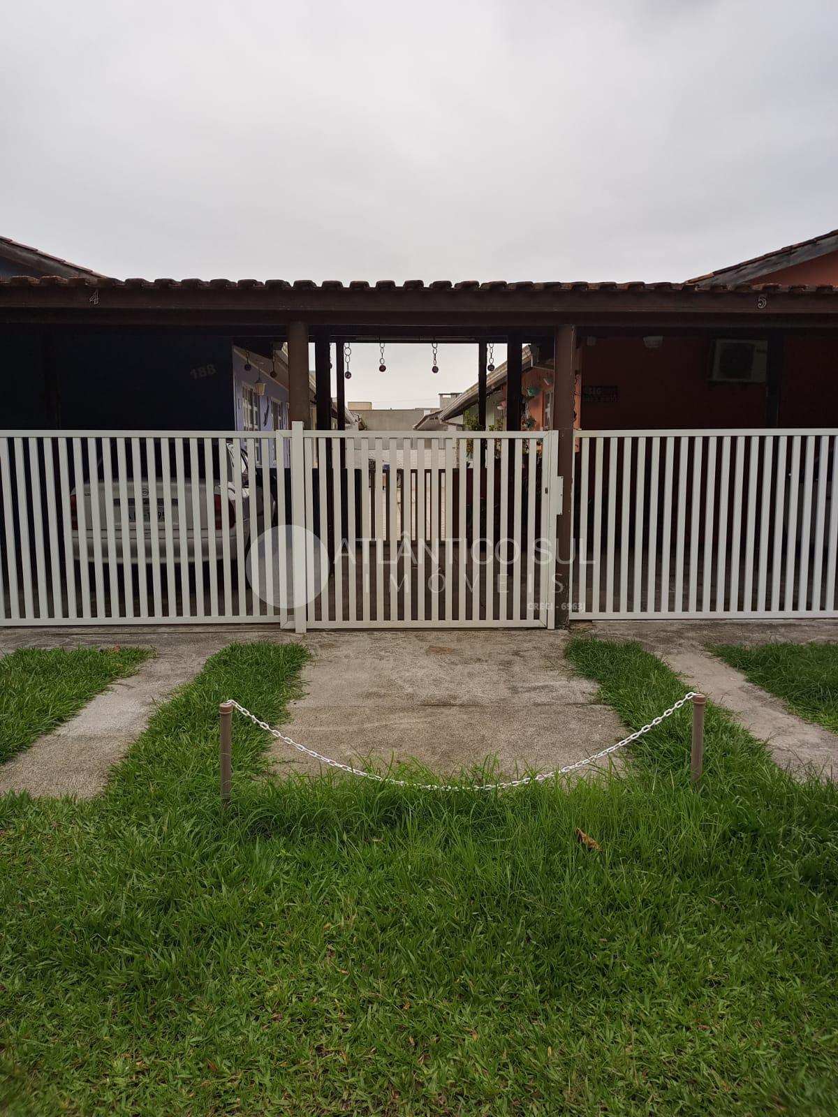 Casa  à venda, a 120 metros do mar no Balneário Shangrila, PON...