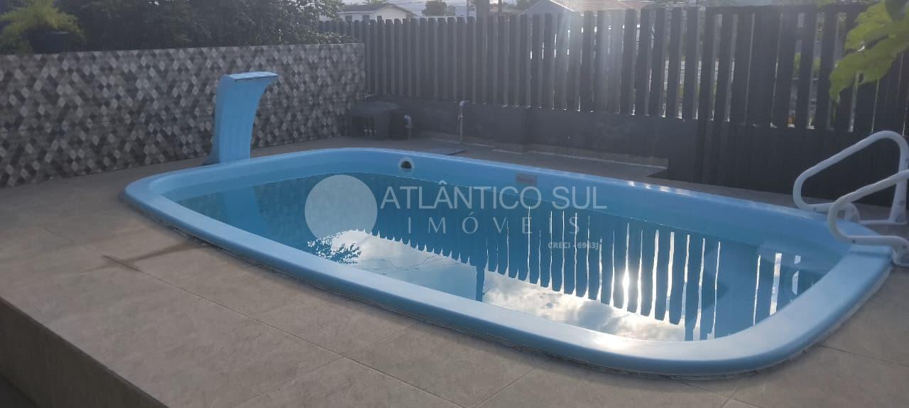 Casa no Balneário Monções a 260 metros do mar, com suíte e pis...